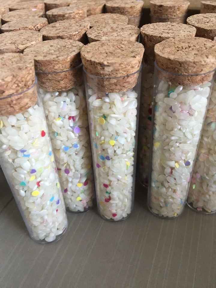 tubos arroz y confetti