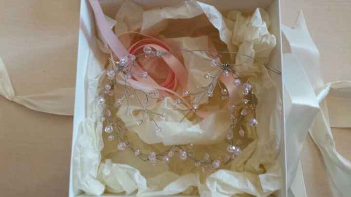 Tiara con pendientes a juego