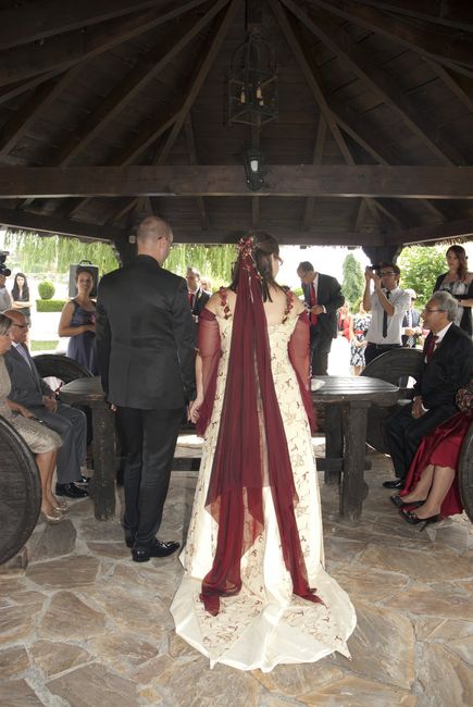 El vestido por detrás