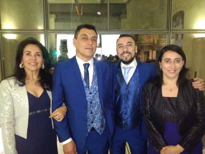 Familia de Rolando (novio).