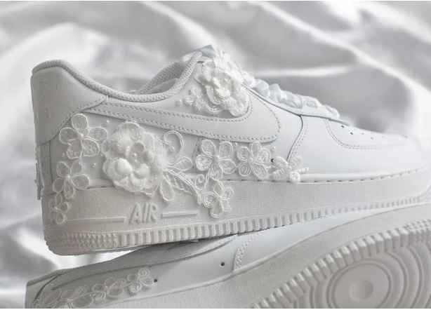 Zapatillas deportivas decoradas - 1