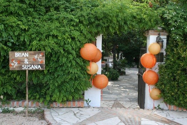 Decoración boda en octubre - colores morado y naranja ...