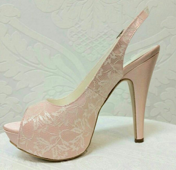 Zapatos: blancos vs de color - 1