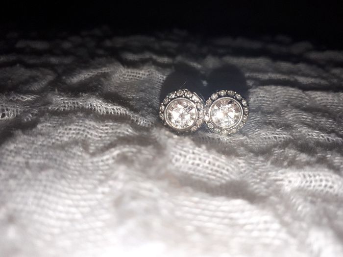 Ayuda: Pendientes y collar para este tocado - 3