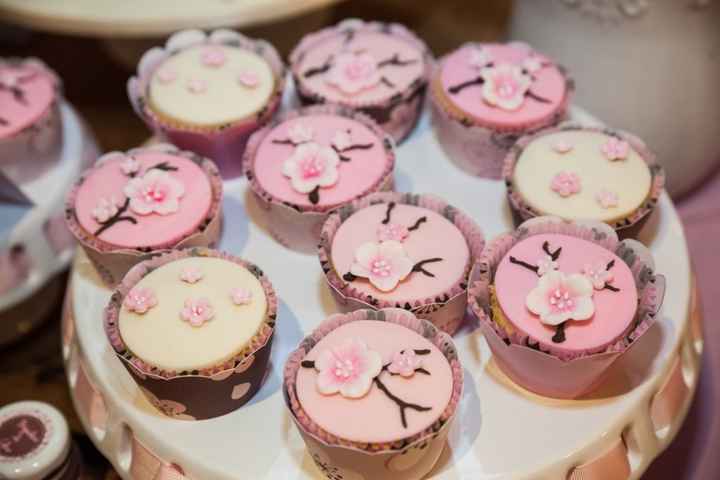 DECORACIÓN Y DULCES PARA DEGUSTAR