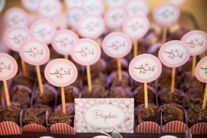 DECORACIÓN Y DULCES PARA DEGUSTAR