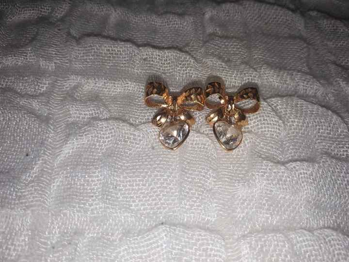 Ayuda: Pendientes y collar para este tocado - 2