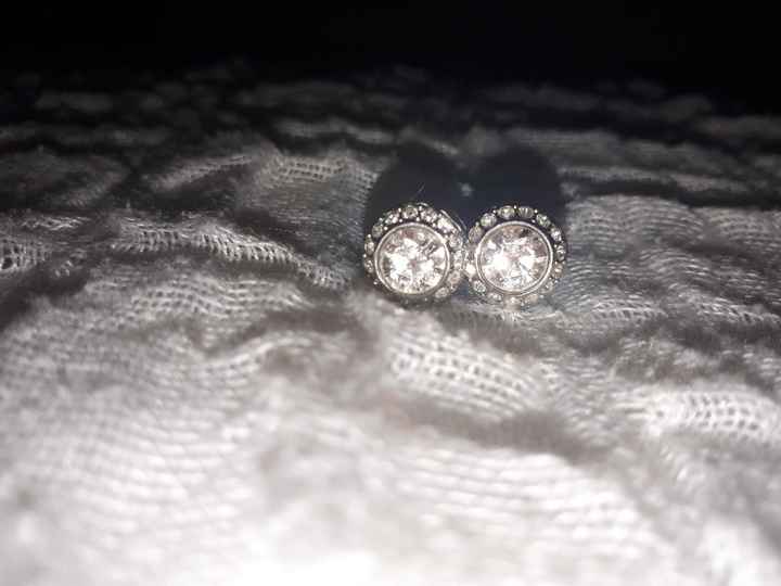 Ayuda: Pendientes y collar para este tocado - 3