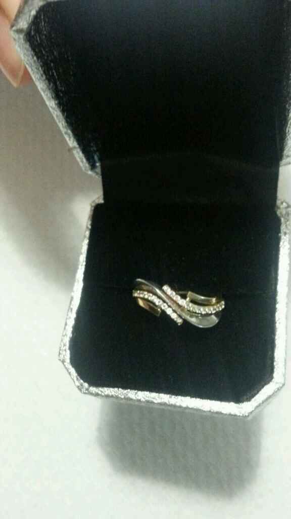 Pongamos todas nuestro anillo de compromiso - 1