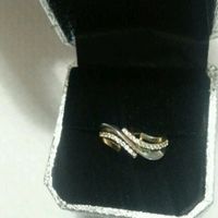 Pongamos todas nuestro anillo de compromiso - 1