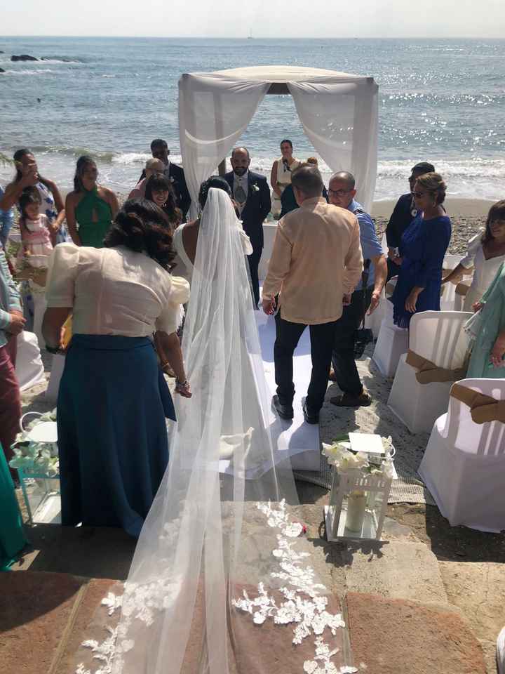 Hola comu!! Tanto tiempo esperando el día y lo rapido que pasa💞 lo repetiría mil veces 🤵🏻👰🏻‍♀️ 🤭✨🌴☀️