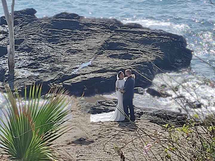Hola comu!! Tanto tiempo esperando el día y lo rapido que pasa💞 lo repetiría mil veces 🤵🏻👰🏻‍♀️ 🤭✨🌴☀️
