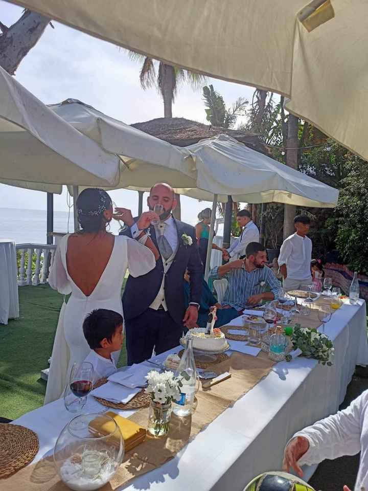 Hola comu!! Tanto tiempo esperando el día y lo rapido que pasa💞 lo repetiría mil veces 🤵🏻👰🏻‍♀️ 🤭✨🌴☀️
