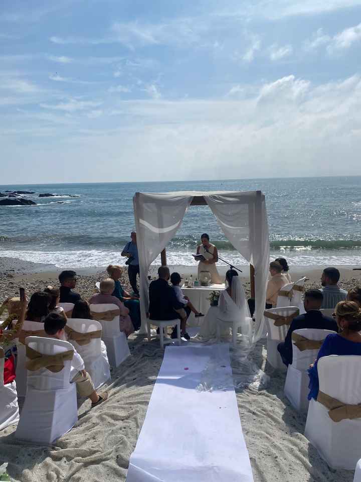 Hola comu!! Tanto tiempo esperando el día y lo rapido que pasa💞 lo repetiría mil veces 🤵🏻👰🏻‍♀️ 🤭✨🌴☀️