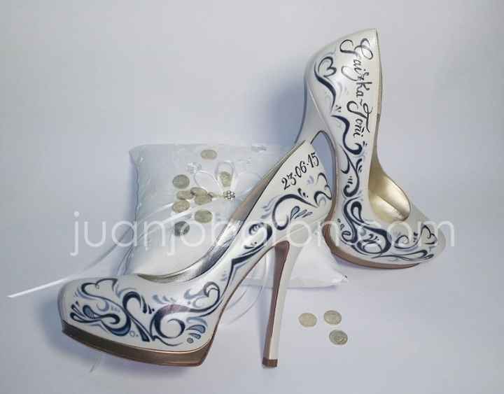 Zapatos diferentes - 1