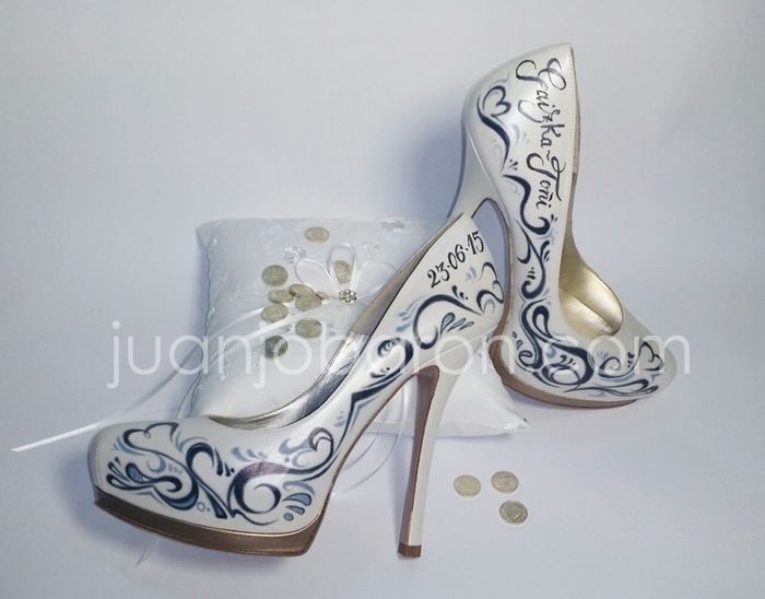 Zapatos diferentes - 1