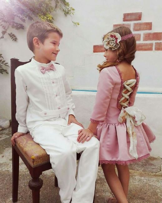 Tipos de vestidos de niñas en las bodas - 1