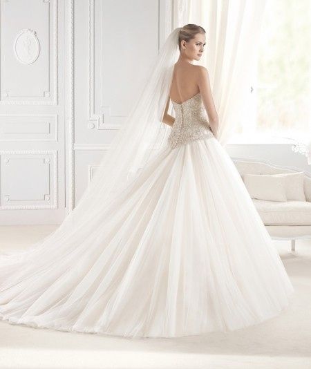 Modelo Eriadu, La Sposa