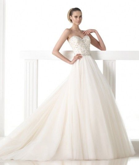 Modelo Mada, Pronovias