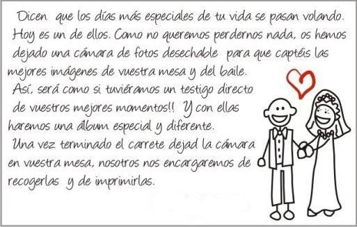 tarjeta junto a camara desechable
