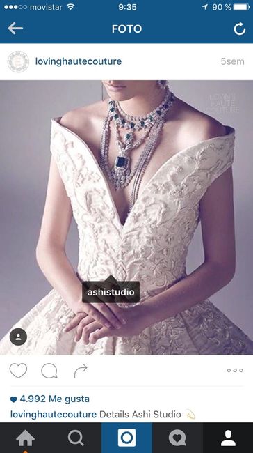 Boda en un castillo: ¿Qué novia va mejor vestida? - 1