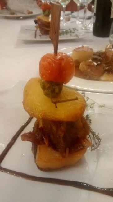 Pluma ibérica con lasca de jamón en milhoja