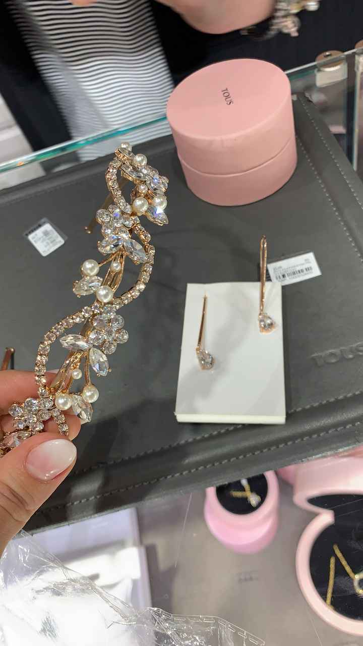 Pendientes nuevos perfectos para mi diadema ! - 1