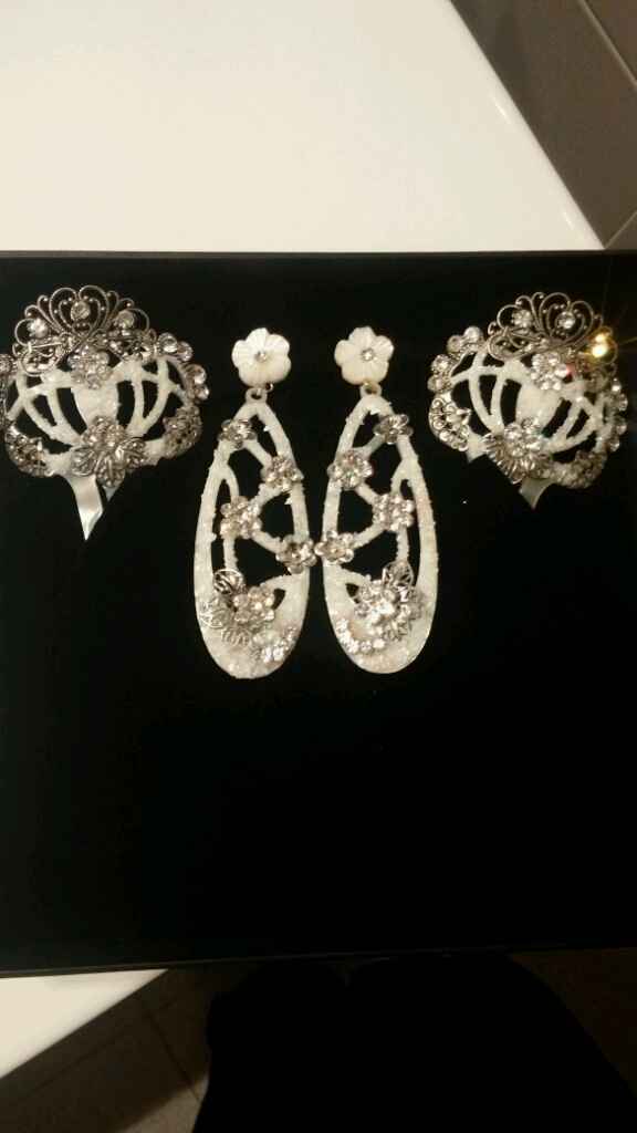 Mis pendientes y mis peinas - 1