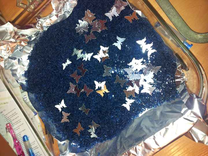 arroz teñido con confetti
