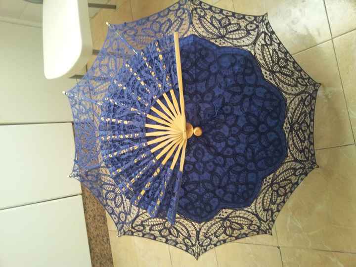 Mi parasol y su abanico a juego.