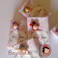 Alfileres y regalos de novia