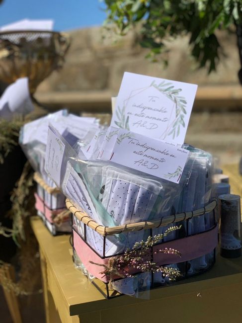 Mascarillas personalizadas como detalles boda 5