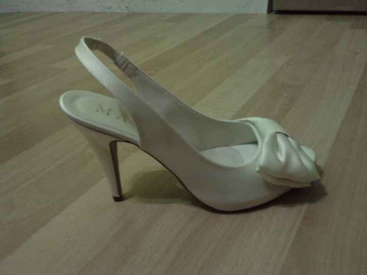 mis zapatoooos!!!! ya tengoo!!! no me lo puedo creeer!!! jajajaa-3
