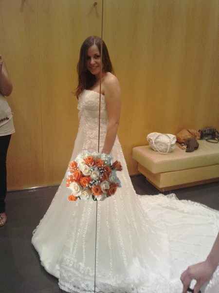 yo...con mi vestido..y mi ramo! jaja