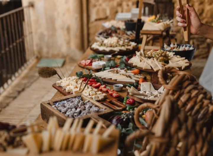 Mesa de quesos y embutidos - 2