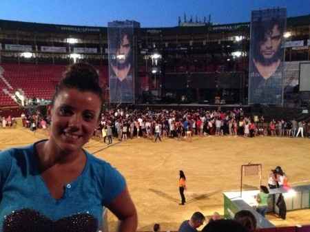llenandose la plaza de toros