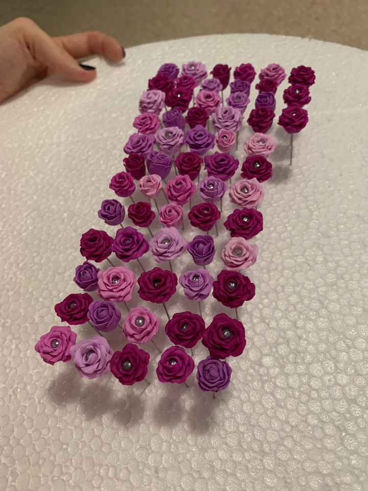 Alfileres para las invitadas hechos por mi😍 - 2