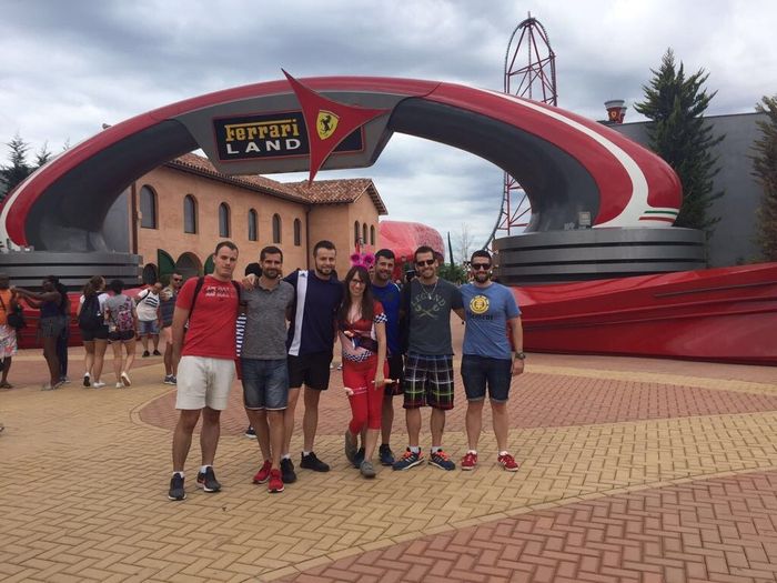 Ferrari land entrada