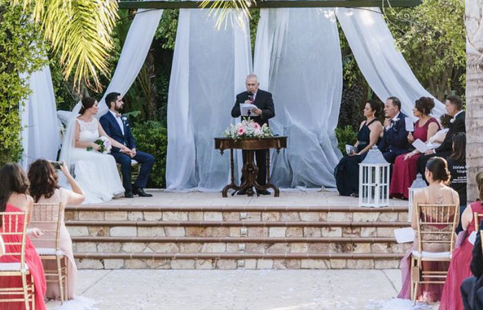  Novios en el altar - 1