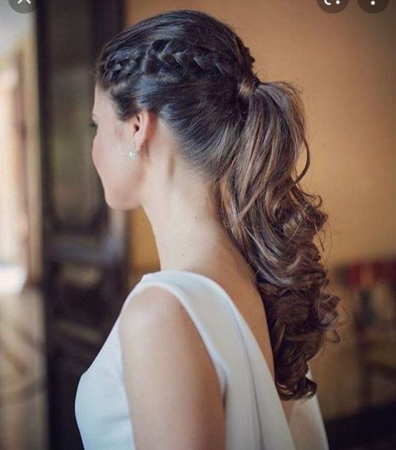 ¿Que peinado usarías con este vestido? 18