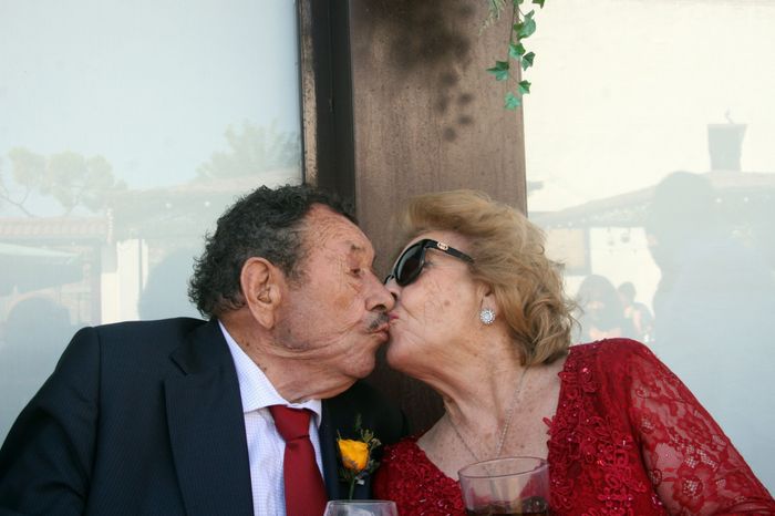 Pequeño juego: ¡queremos ver besos! 14