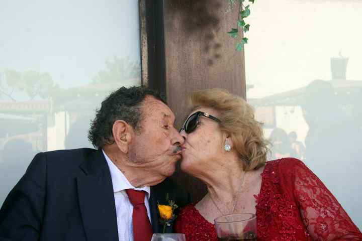 Pequeño juego: ¡queremos ver besos! - 1