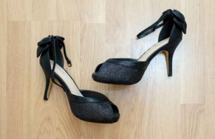 Zapatos a conjunto con el ramo en rojo/granate? - 1