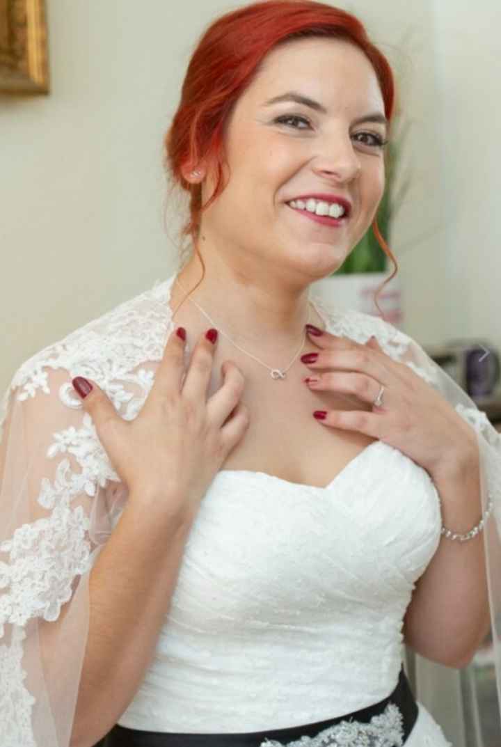 Os pondríais un collar llevando este vestido?? - 1