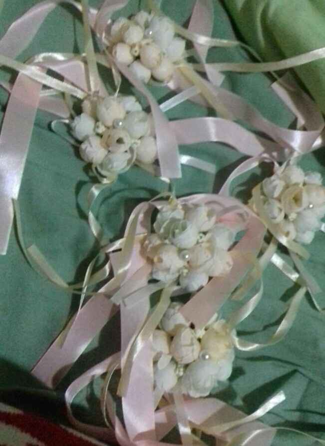 Pulseras de flores damas de Honor. - 1