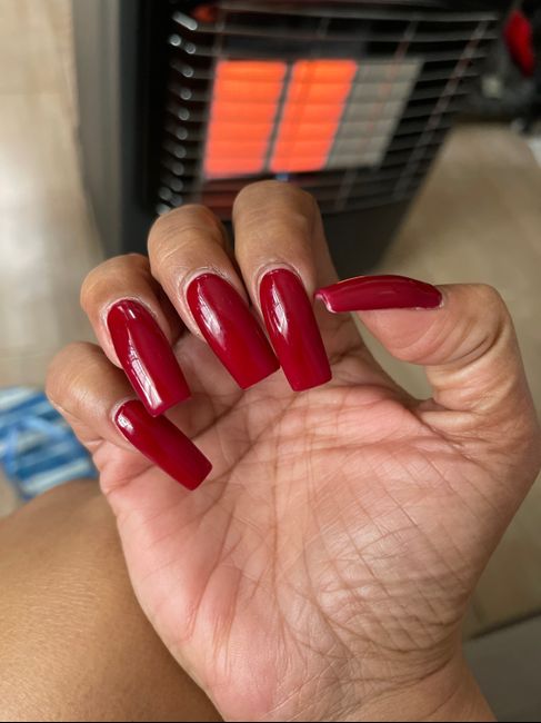 Esta manicura roja...¡FANTÁSTICA para mi look! 1