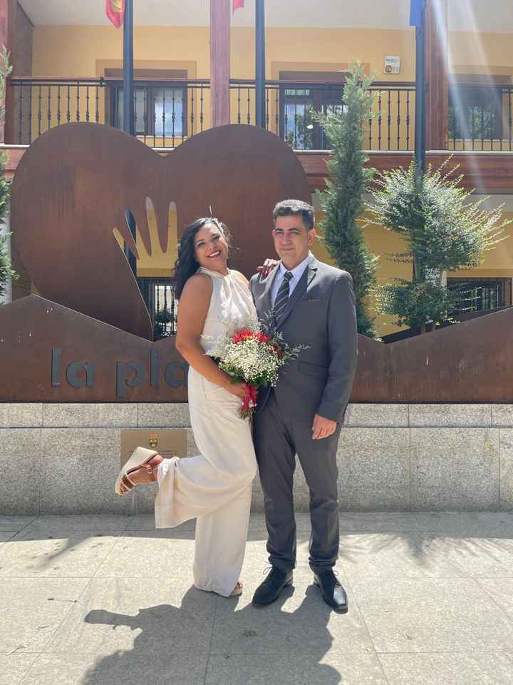 Ayudarme en cuanto que me modelo y color puede ser mi vestido para la boda civil - 1