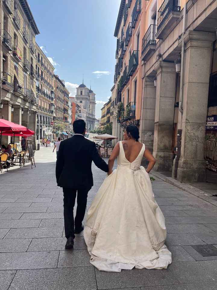 ¿La espalda de tu vestido será abierta? 👗 - 1