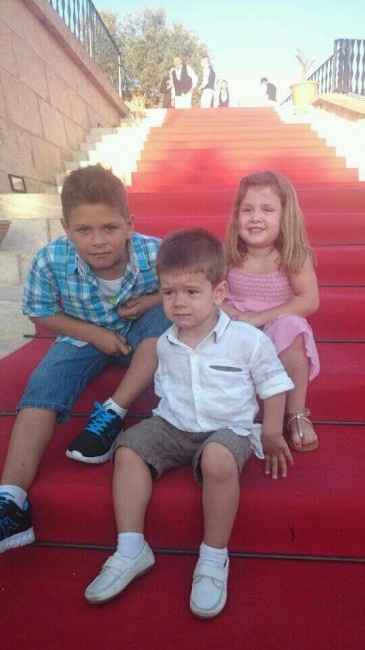 MI HIJO Y SUS AMIGUITOS