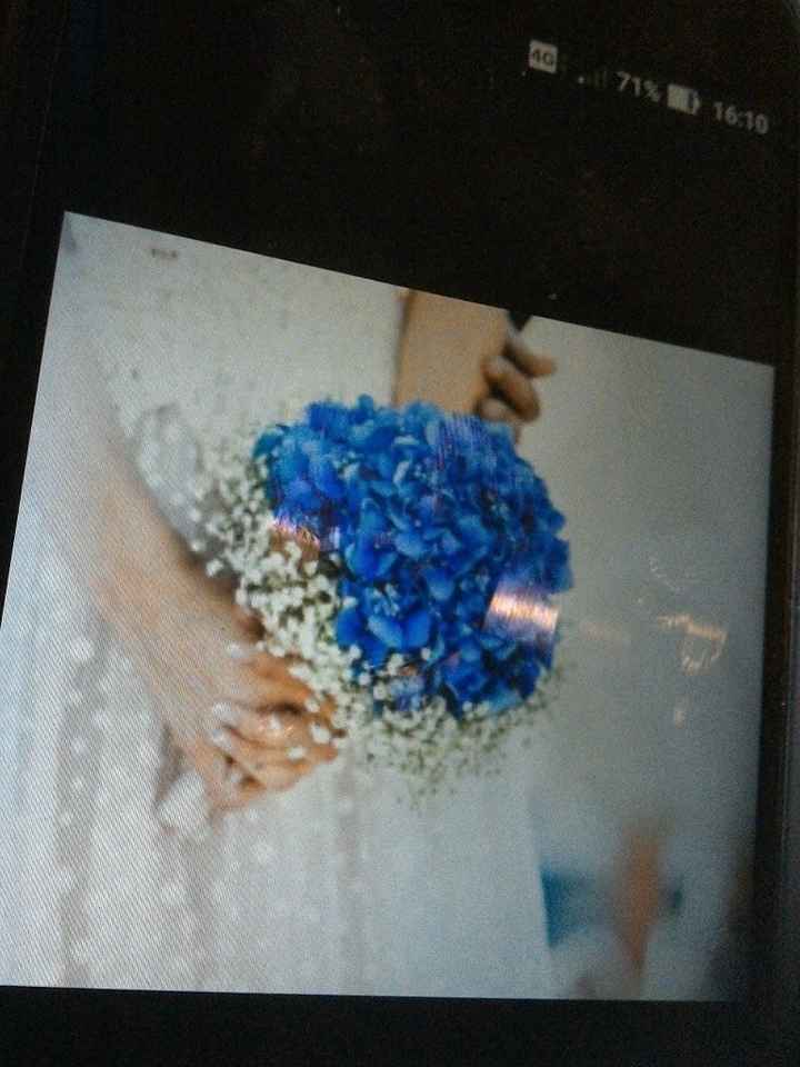 Mi ramo será este, hortensia azul,con base de paniculata 